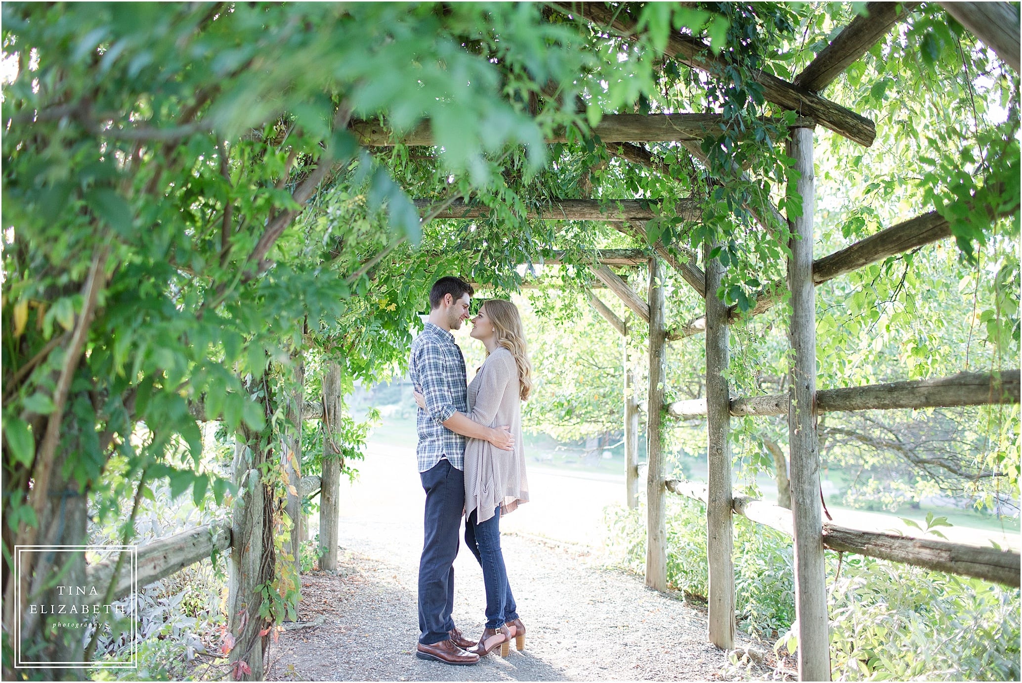 mohonk-mountain-house-engagement-photos-tina-elizabeth-photography_0422