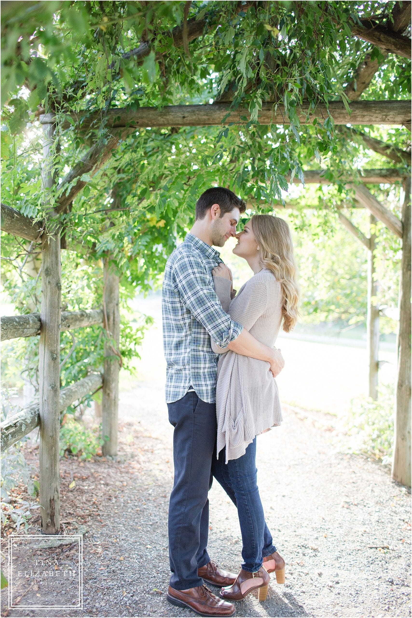 mohonk-mountain-house-engagement-photos-tina-elizabeth-photography_0429