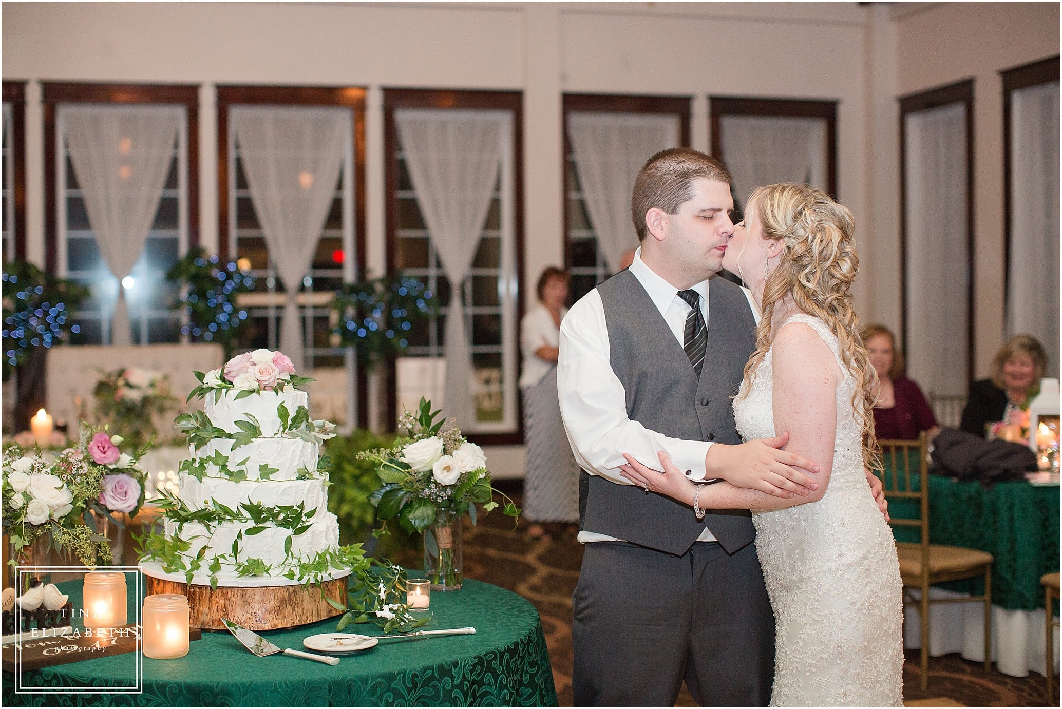 running-deer-golf-club-wedding-photos-tina-elizabeth-photography_0379