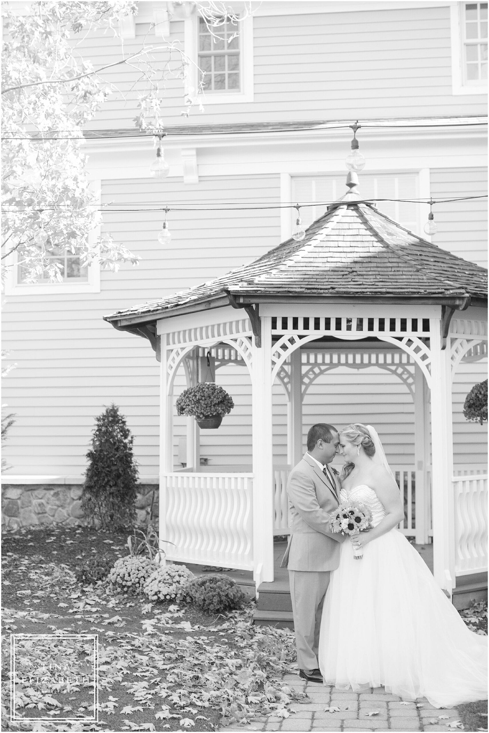 olde-mill-inn-wedding-photos-tina-elizabeth-photography_1432