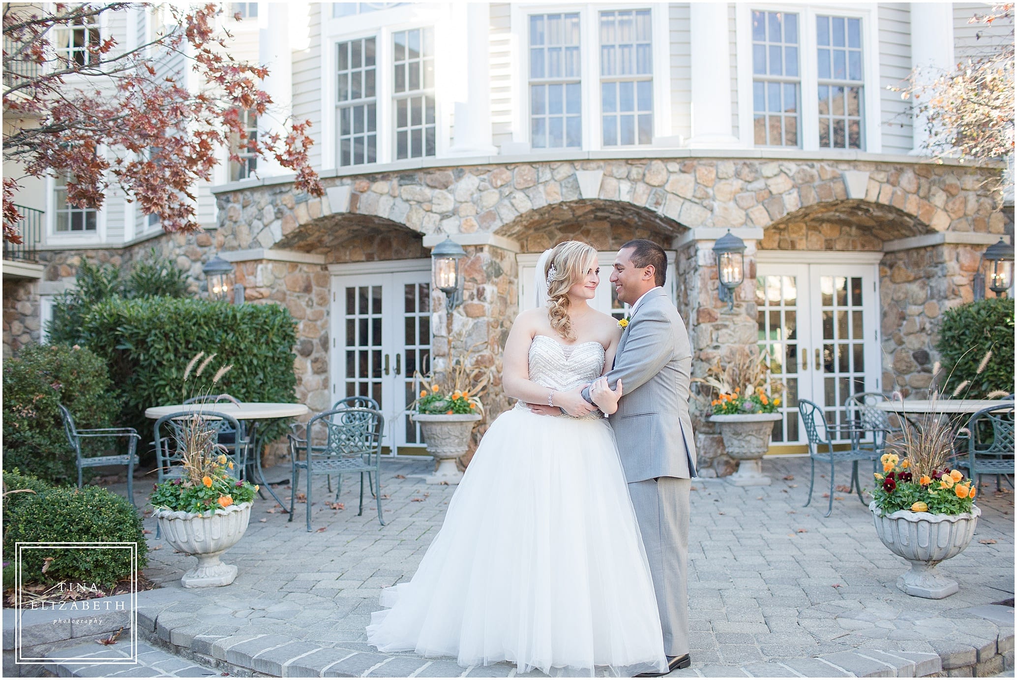 olde-mill-inn-wedding-photos-tina-elizabeth-photography_1449