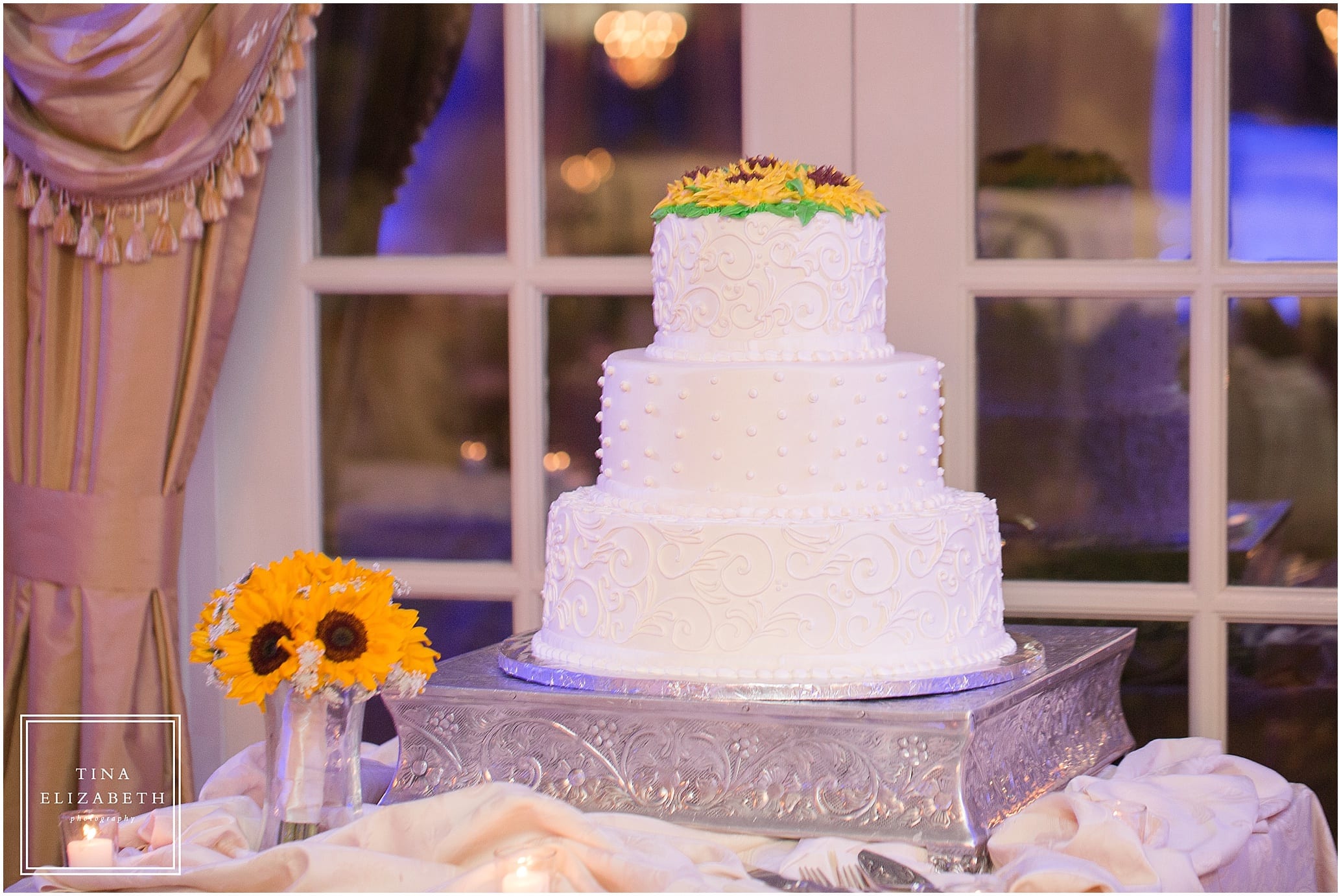 olde-mill-inn-wedding-photos-tina-elizabeth-photography_1500