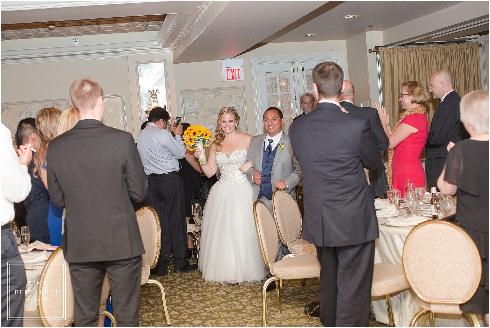 olde-mill-inn-wedding-photos-tina-elizabeth-photography_1503