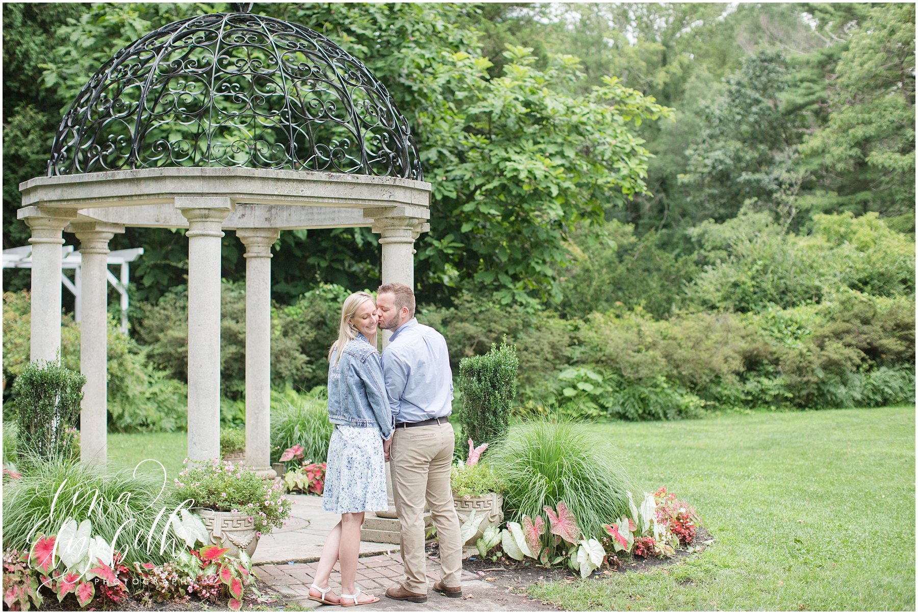 Sayen House & Gardens Engagement Photos - Tina Elizabeth Photography