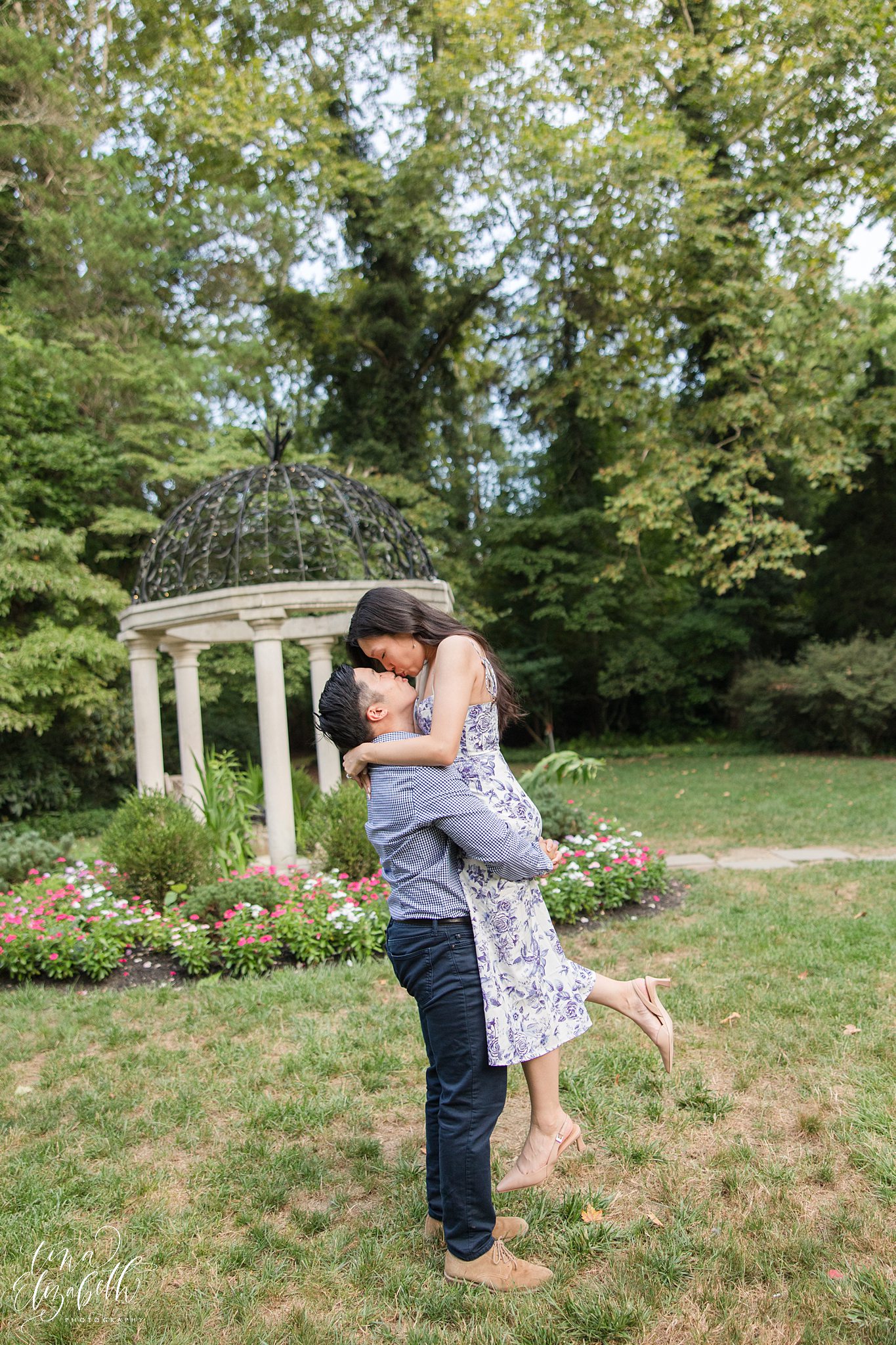 Sayen House & Gardens Engagement Photos
